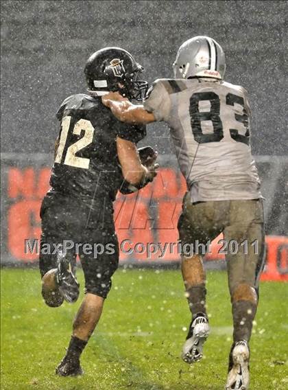 Thumbnail 2 in De La Salle vs. Servite (CIF State Open Division Final) photogallery.