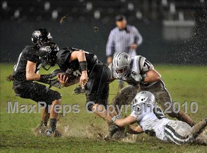 Thumbnail 1 in De La Salle vs. Servite (CIF State Open Division Final) photogallery.