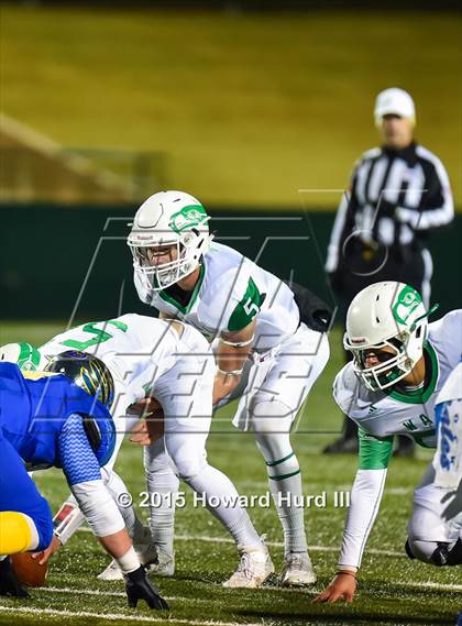 Thumbnail 2 in Brock vs. Wall (UIL 3A Regional Playoff) photogallery.