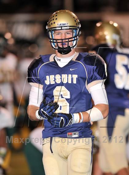 Thumbnail 3 in Dallas Jesuit vs. Longview (UIL 5A Division 2 Area Playoff) photogallery.