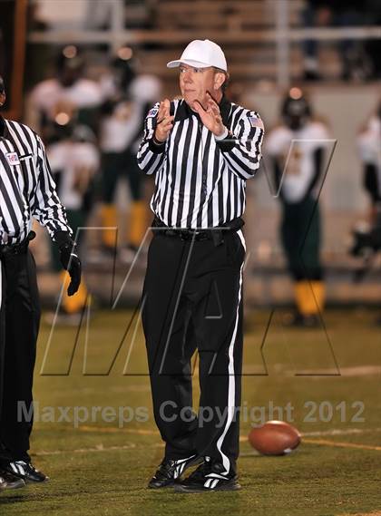 Thumbnail 2 in Dallas Jesuit vs. Longview (UIL 5A Division 2 Area Playoff) photogallery.