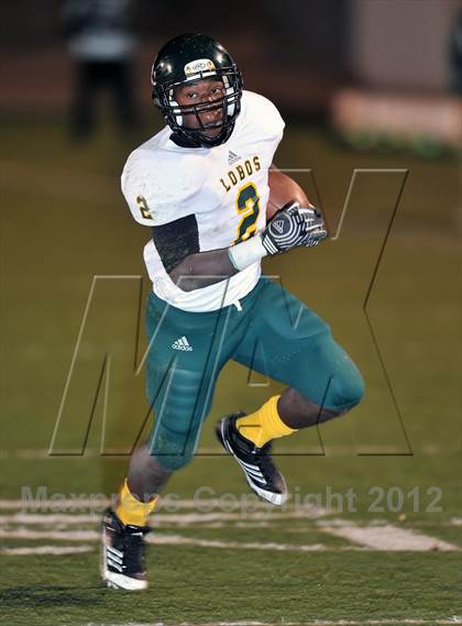 Thumbnail 2 in Dallas Jesuit vs. Longview (UIL 5A Division 2 Area Playoff) photogallery.