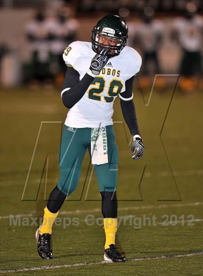 Thumbnail 1 in Dallas Jesuit vs. Longview (UIL 5A Division 2 Area Playoff) photogallery.
