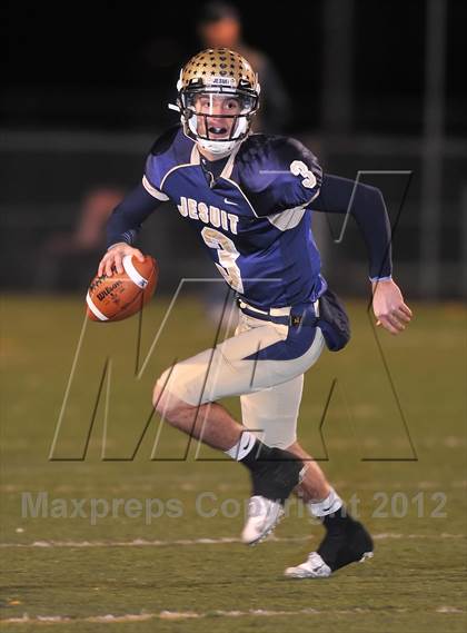 Thumbnail 2 in Dallas Jesuit vs. Longview (UIL 5A Division 2 Area Playoff) photogallery.