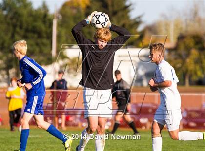 Thumbnail 2 in Newtown @ Glastonbury (CIAC Class LL 1st Round) photogallery.