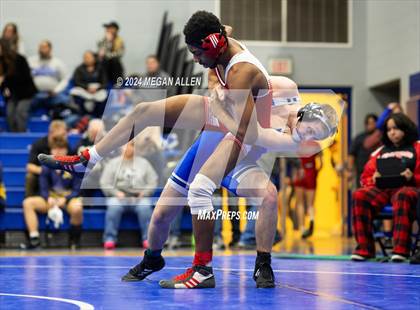 Thumbnail 1 in Brookville High School Meet photogallery.