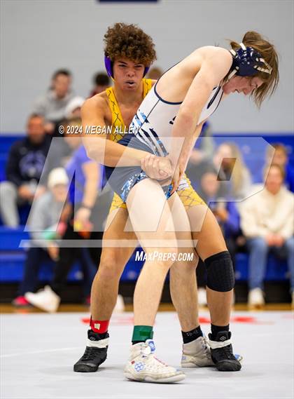 Thumbnail 1 in Brookville High School Meet photogallery.
