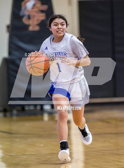 Thumbnail 2 in Santa Fe Prep/Santa Fe Waldorf vs. Laguna Acoma photogallery.
