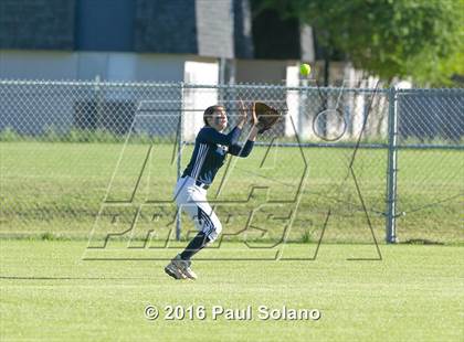 Thumbnail 1 in Incarnate Word @ Holy Cross photogallery.