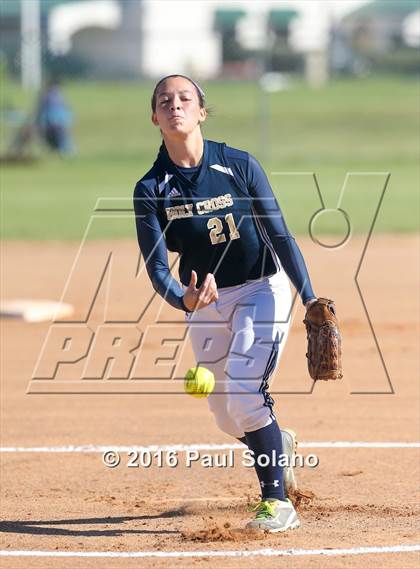 Thumbnail 2 in Incarnate Word @ Holy Cross photogallery.