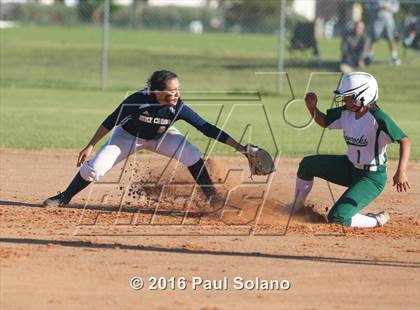 Thumbnail 2 in Incarnate Word @ Holy Cross photogallery.