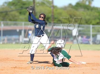 Thumbnail 1 in Incarnate Word @ Holy Cross photogallery.