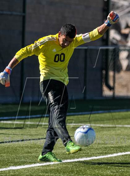 Thumbnail 2 in Roswell vs. Albuquerque Academy photogallery.