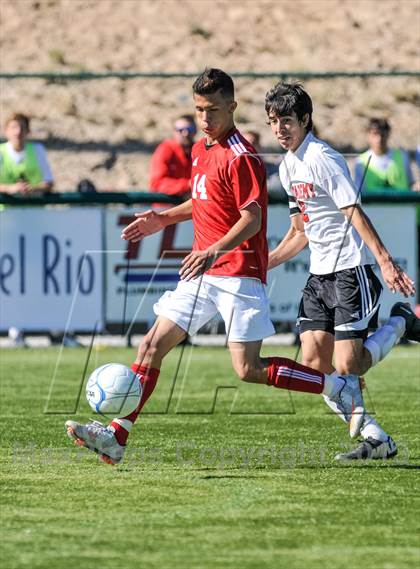 Thumbnail 3 in Roswell vs. Albuquerque Academy photogallery.