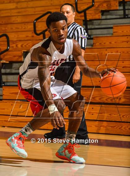 Thumbnail 2 in North Gwinnett vs. Christ School (Hilton Invitational) photogallery.