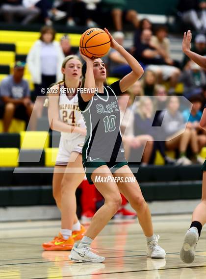 Thumbnail 2 in Sunnyslope vs Salpointe Catholic (3rd Annual Feast Mode Thanksgiving Tournament) photogallery.