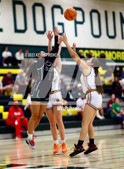 Thumbnail 2 in Sunnyslope vs Salpointe Catholic (3rd Annual Feast Mode Thanksgiving Tournament) photogallery.