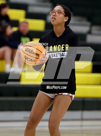 Thumbnail 2 in Sunnyslope vs Salpointe Catholic (3rd Annual Feast Mode Thanksgiving Tournament) photogallery.