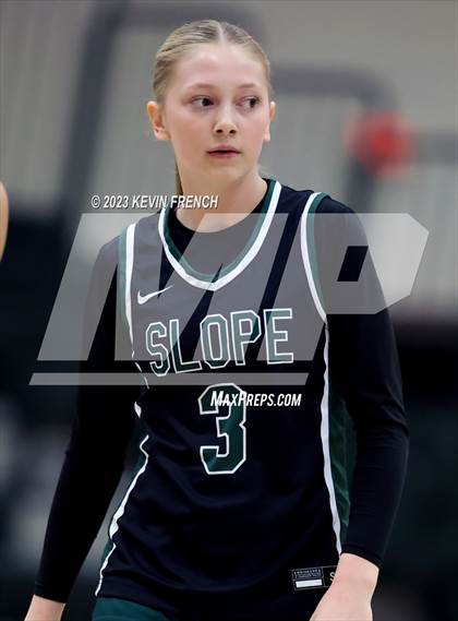 Thumbnail 3 in Sunnyslope vs Salpointe Catholic (3rd Annual Feast Mode Thanksgiving Tournament) photogallery.