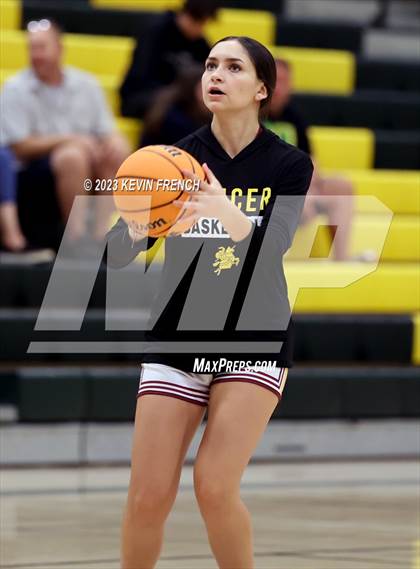 Thumbnail 3 in Sunnyslope vs Salpointe Catholic (3rd Annual Feast Mode Thanksgiving Tournament) photogallery.
