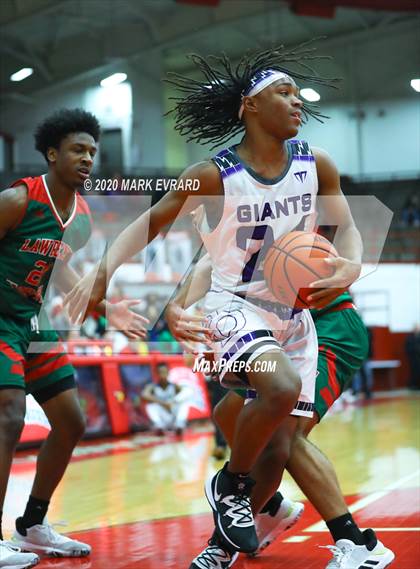 Thumbnail 3 in Ben Davis vs. Lawrence North photogallery.