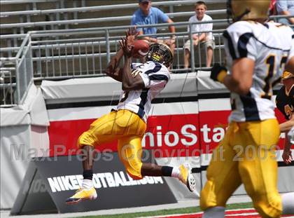 Thumbnail 2 in Upper Arlington vs. Aquinas (Kirk Herbstreit Varsity Football Series) photogallery.