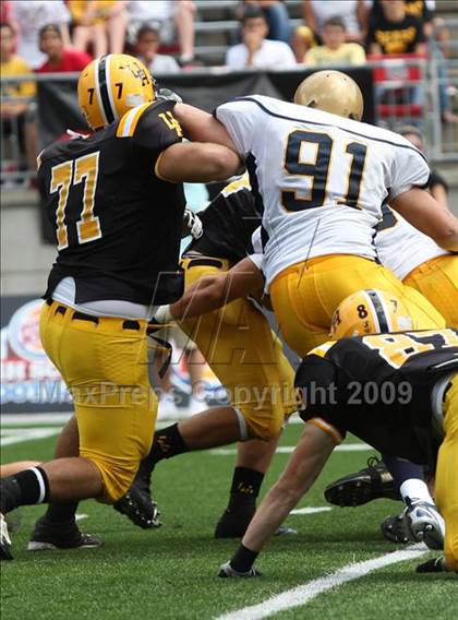 Thumbnail 1 in Upper Arlington vs. Aquinas (Kirk Herbstreit Varsity Football Series) photogallery.