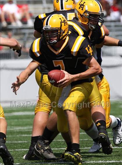 Thumbnail 1 in Upper Arlington vs. Aquinas (Kirk Herbstreit Varsity Football Series) photogallery.