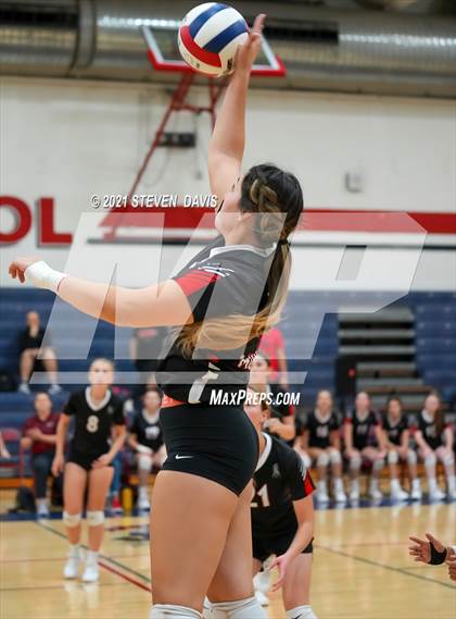 Thumbnail 2 in Mogollon @ Rock Point (AIA 1A Semifinal) photogallery.
