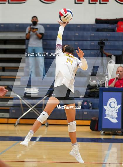 Thumbnail 3 in Mogollon @ Rock Point (AIA 1A Semifinal) photogallery.