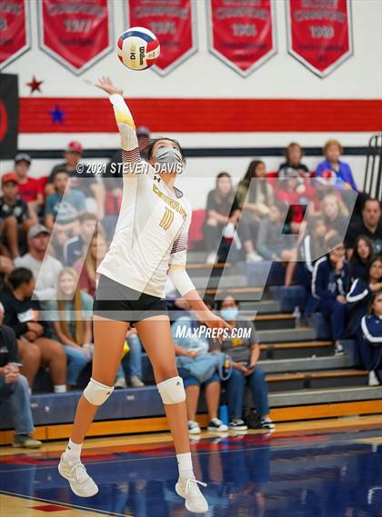Thumbnail 2 in Mogollon @ Rock Point (AIA 1A Semifinal) photogallery.