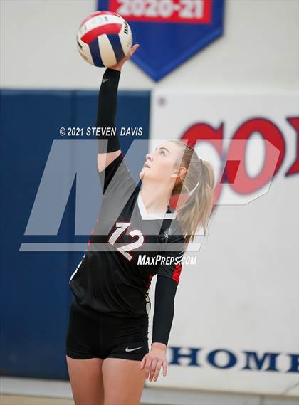 Thumbnail 3 in Mogollon @ Rock Point (AIA 1A Semifinal) photogallery.