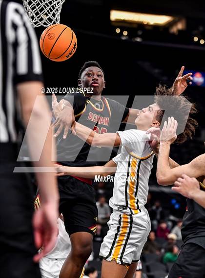 Thumbnail 2 in Crespi vs. Bishop Alemany (Trinity-Mission League Showcase) photogallery.