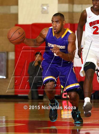 Thumbnail 1 in Lynwood vs. Westchester (Pacific Shores Tournament) photogallery.