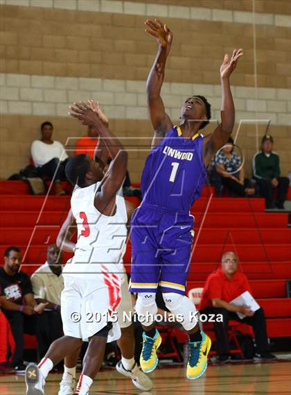 Thumbnail 2 in Lynwood vs. Westchester (Pacific Shores Tournament) photogallery.