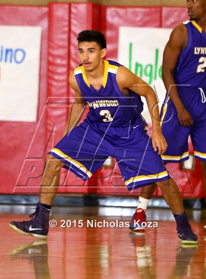 Thumbnail 2 in Lynwood vs. Westchester (Pacific Shores Tournament) photogallery.