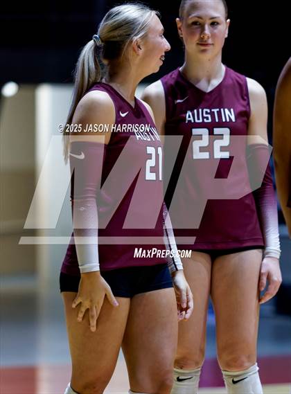 Thumbnail 3 in Austin High vs. Southlake Carrol (UIL 6A D2 Volleyball Final) photogallery.