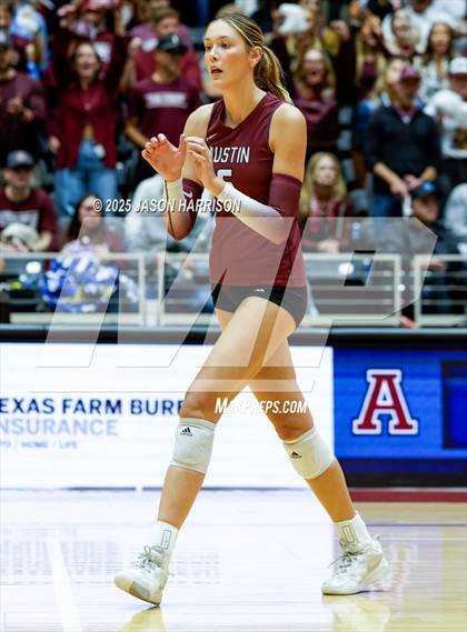 Thumbnail 3 in Austin High vs. Southlake Carrol (UIL 6A D2 Volleyball Final) photogallery.