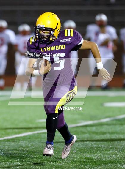 Thumbnail 1 in Savanna vs. Lynwood photogallery.