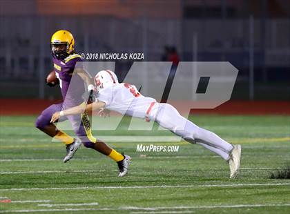 Thumbnail 1 in Savanna vs. Lynwood photogallery.