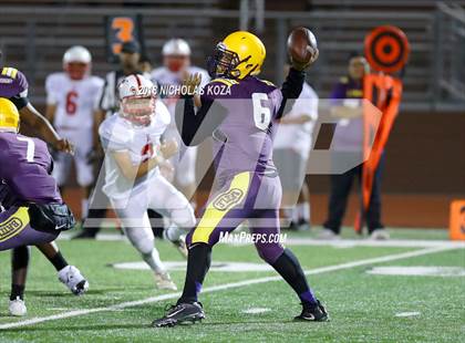 Thumbnail 3 in Savanna vs. Lynwood photogallery.