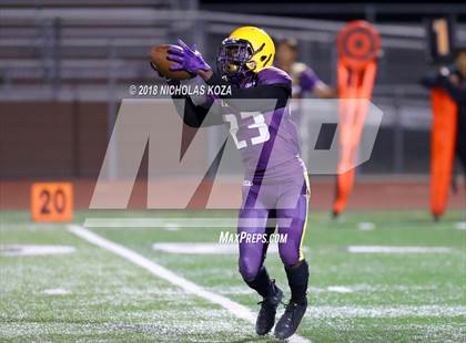 Thumbnail 3 in Savanna vs. Lynwood photogallery.