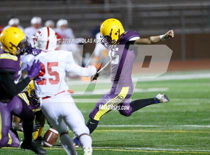 Thumbnail 3 in Savanna vs. Lynwood photogallery.