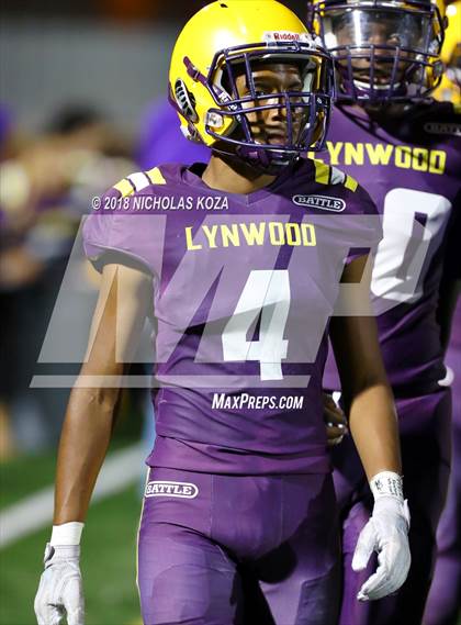 Thumbnail 2 in Savanna vs. Lynwood photogallery.