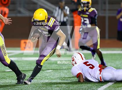 Thumbnail 2 in Savanna vs. Lynwood photogallery.