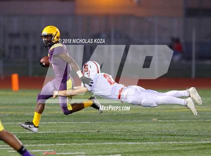 Thumbnail 2 in Savanna vs. Lynwood photogallery.