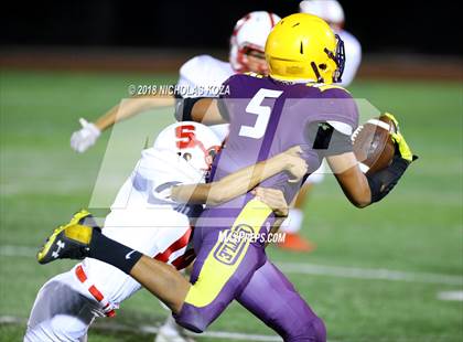 Thumbnail 2 in Savanna vs. Lynwood photogallery.