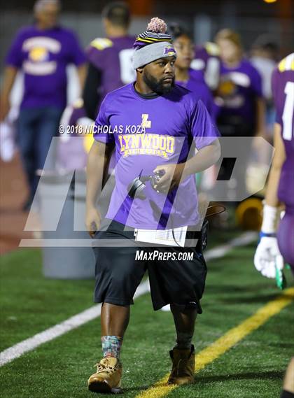 Thumbnail 2 in Savanna vs. Lynwood photogallery.