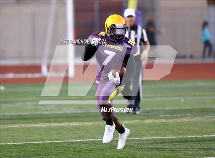 Thumbnail 2 in Savanna vs. Lynwood photogallery.