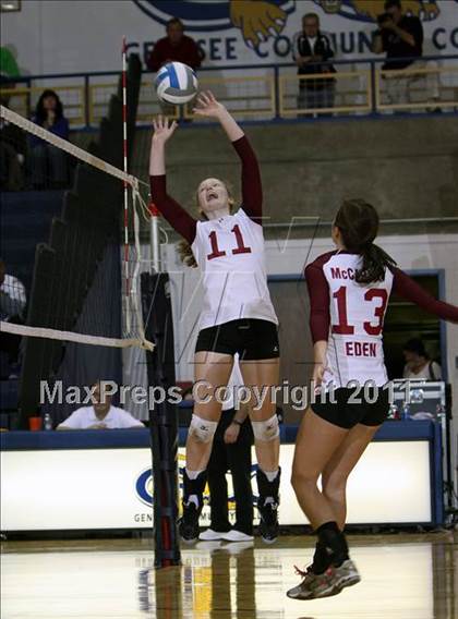 Thumbnail 2 in Aquinas vs Eden (NYSPHSAA Class B Regional Semifinal) photogallery.